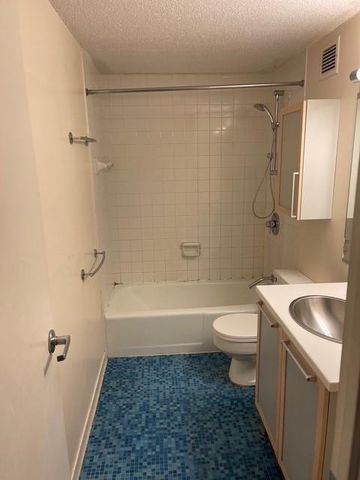 2479 Peachtree NE Road 1103, Atlanta, GA 30305