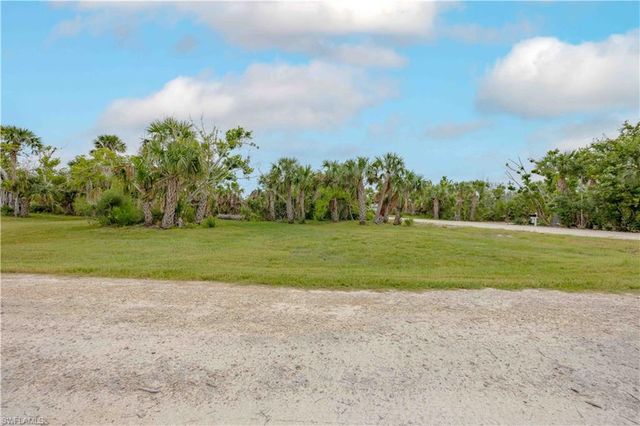 393 & 401 Raintree PL, Sanibel, FL 33957