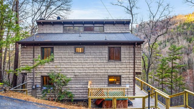 2758 Overholt Trail, Sevierville, TN 37862