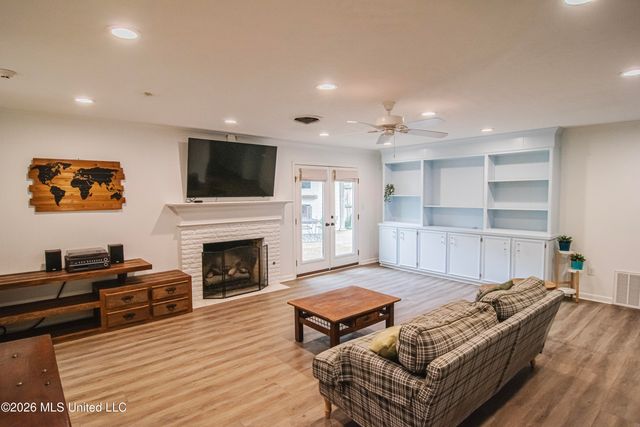 4005 Eastwood Drive, Jackson, MS 39211