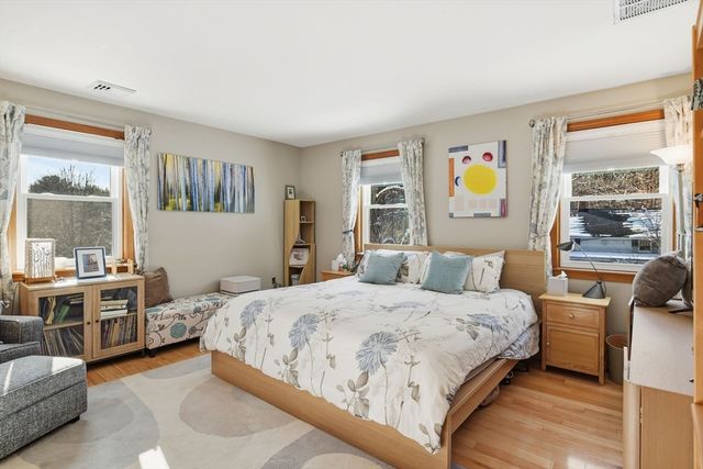 42 Clark St, Northampton, MA 01062