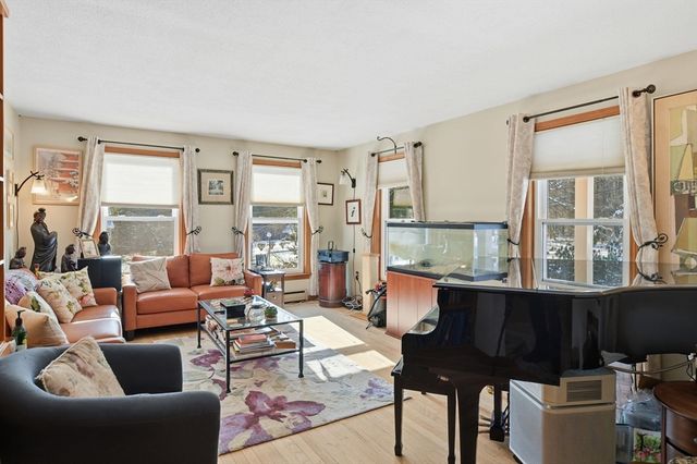 42 Clark St, Northampton, MA 01062