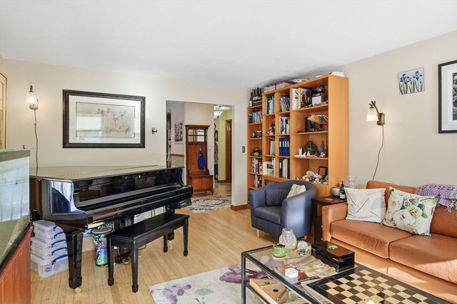 42 Clark St, Northampton, MA 01062