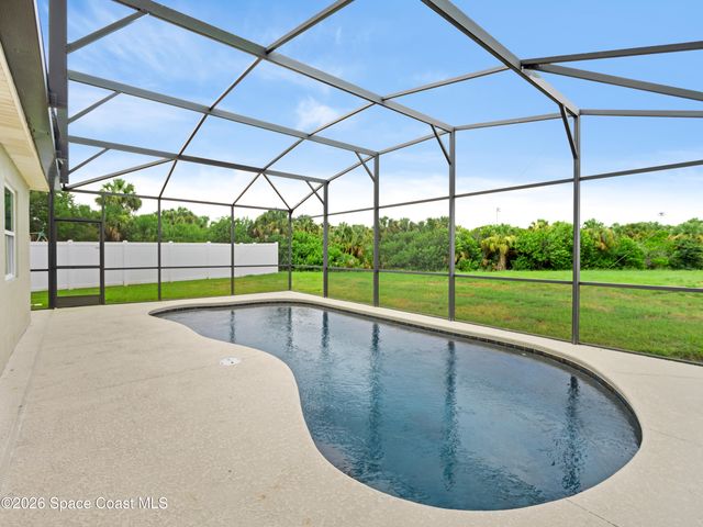 2784 Snapdragon Drive NW, Palm Bay, FL 32907