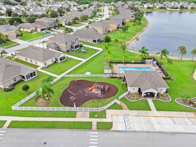 2784 Snapdragon Drive NW, Palm Bay, FL 32907