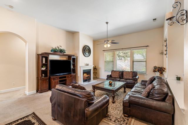 6265 W Menlo Avenue, Fresno, CA 93722