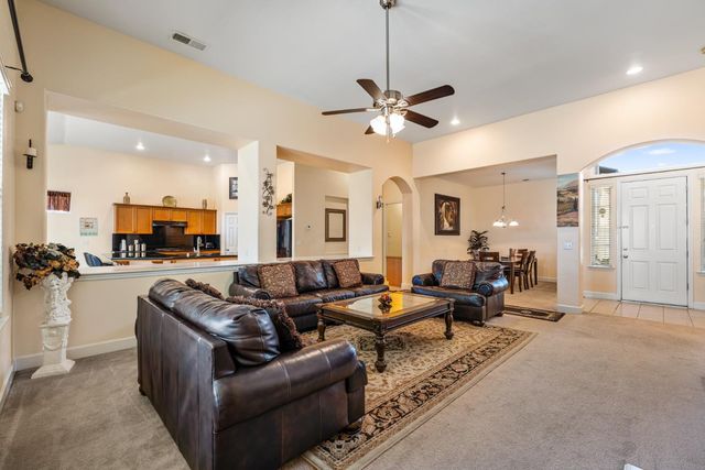 6265 W Menlo Avenue, Fresno, CA 93722