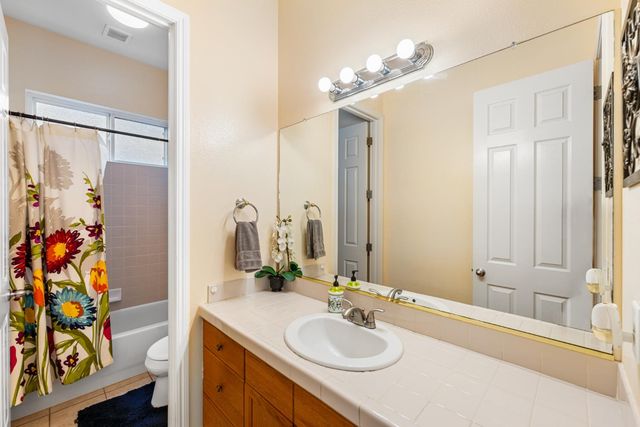 6265 W Menlo Avenue, Fresno, CA 93722