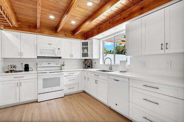 301 SW 30th Ct, Miami, FL 33135