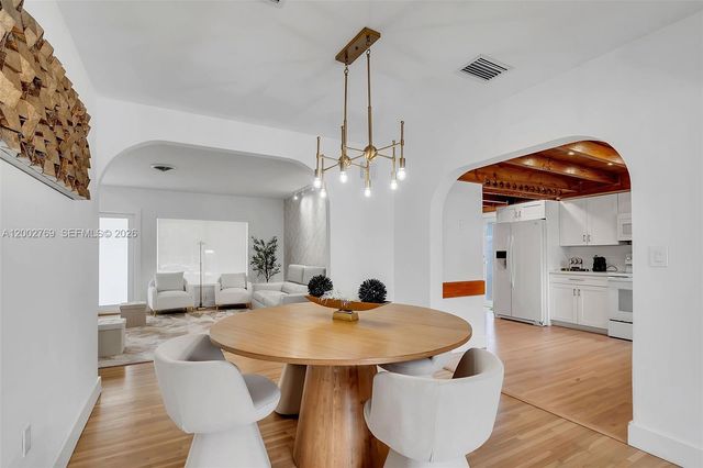 301 SW 30th Ct, Miami, FL 33135