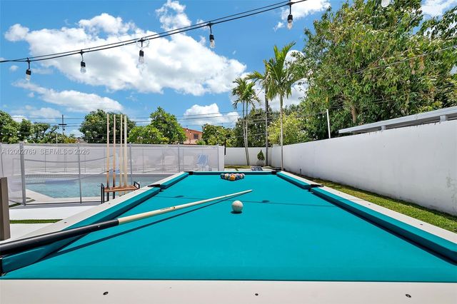 301 SW 30th Ct, Miami, FL 33135