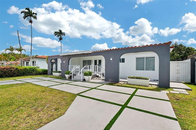 301 SW 30th Ct, Miami, FL 33135