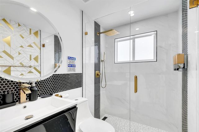 301 SW 30th Ct, Miami, FL 33135