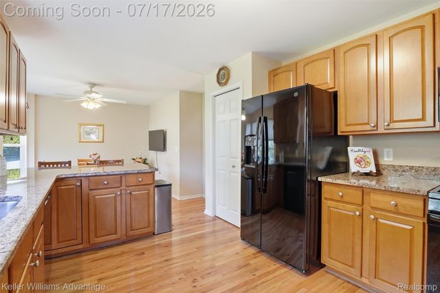 1449 Covington Crossing 44, Commerce Charter Township, MI 48390