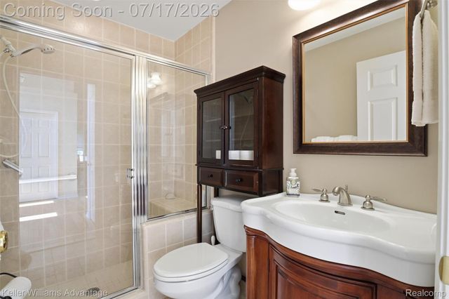 1449 Covington Crossing 44, Commerce Charter Township, MI 48390