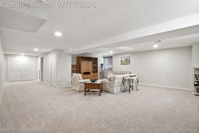 1449 Covington Crossing 44, Commerce Charter Township, MI 48390