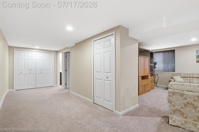 1449 Covington Crossing 44, Commerce Charter Township, MI 48390
