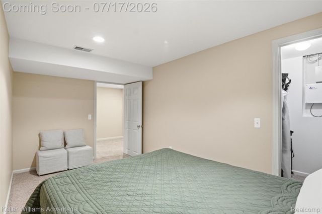 1449 Covington Crossing 44, Commerce Charter Township, MI 48390