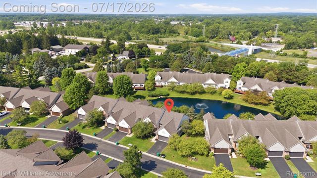 1449 Covington Crossing 44, Commerce Charter Township, MI 48390