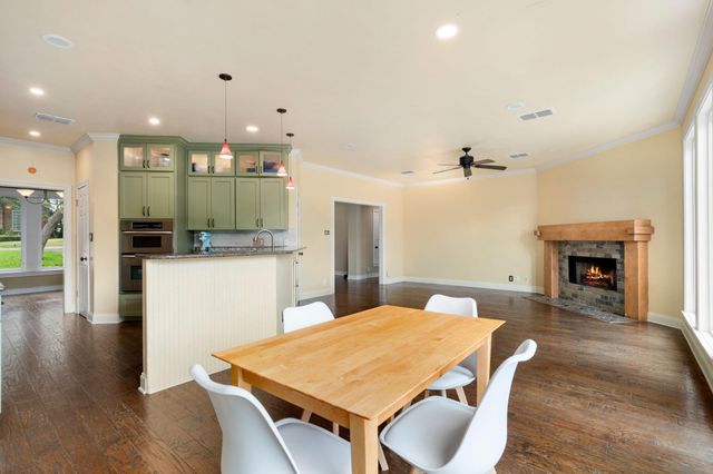2716 Bartons Bluff LN, Austin, TX 78746