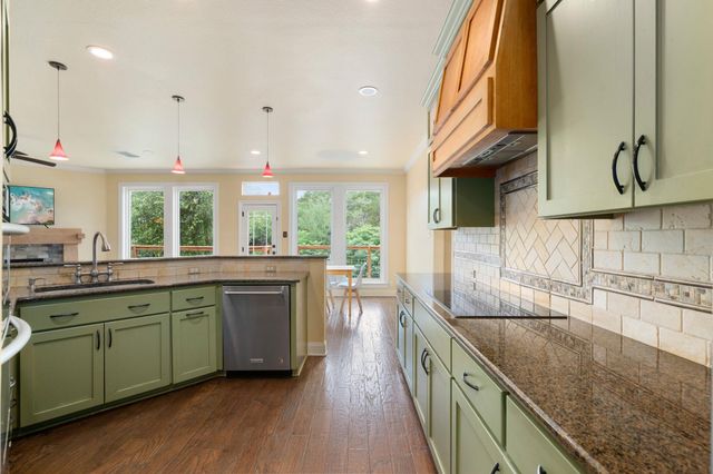 2716 Bartons Bluff LN, Austin, TX 78746
