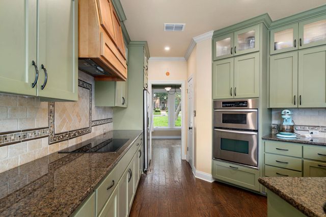 2716 Bartons Bluff LN, Austin, TX 78746