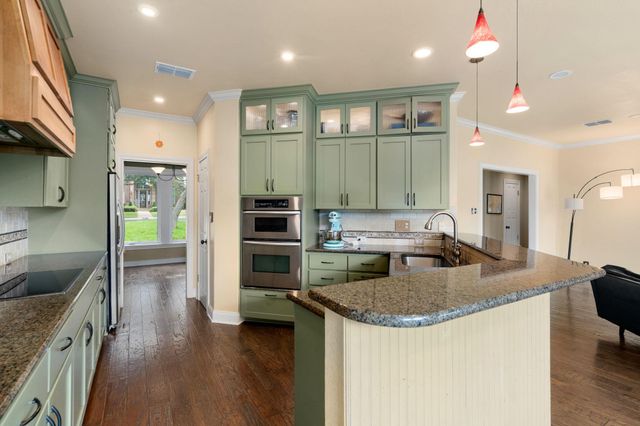 2716 Bartons Bluff LN, Austin, TX 78746