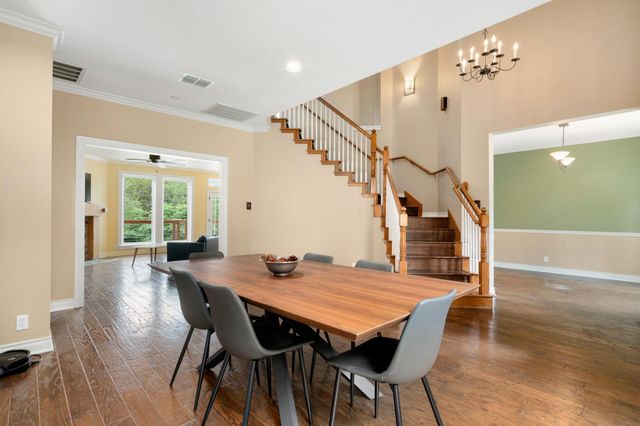 2716 Bartons Bluff LN, Austin, TX 78746