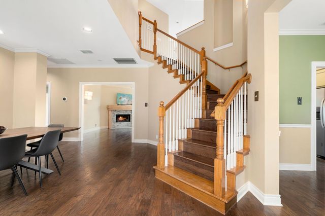2716 Bartons Bluff LN, Austin, TX 78746