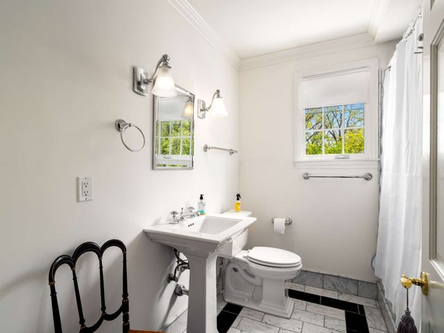 305 Davidson Rd, Nashville, TN 37205