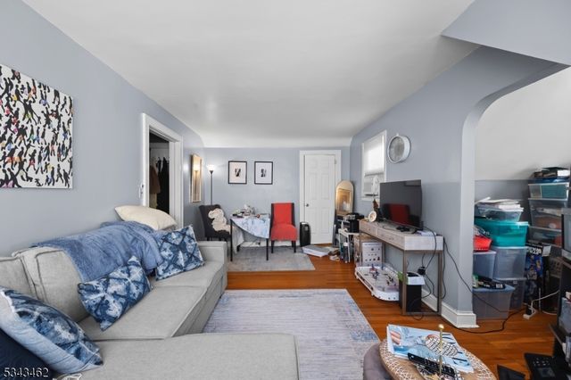 2080 Jones Rd, Fort Lee Boro, NJ 07024