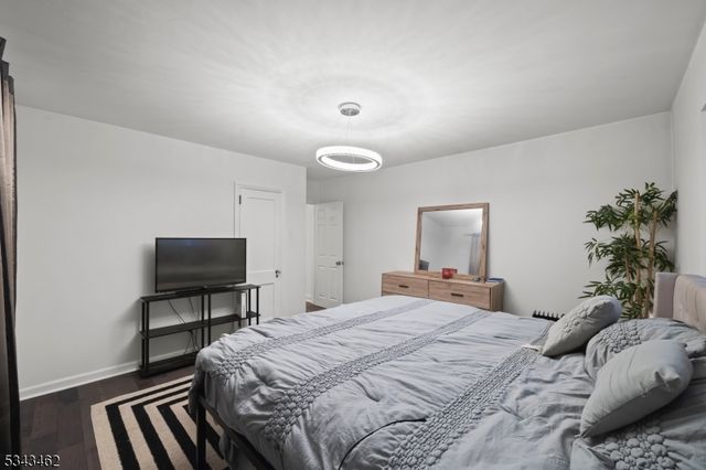 2080 Jones Rd, Fort Lee Boro, NJ 07024