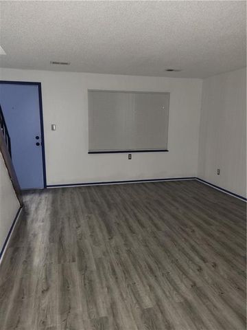 10436 E 41st Street, Kansas City, MO 64133