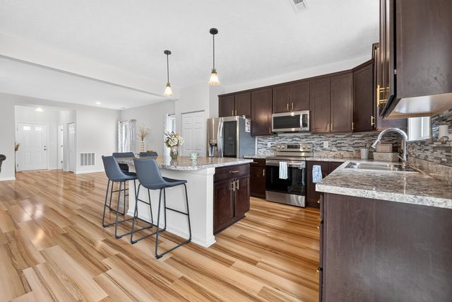 1549 Lewes Castle Drive, Grove City, OH 43123