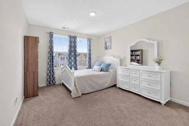 1549 Lewes Castle Drive, Grove City, OH 43123