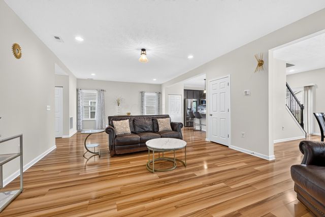 1549 Lewes Castle Drive, Grove City, OH 43123