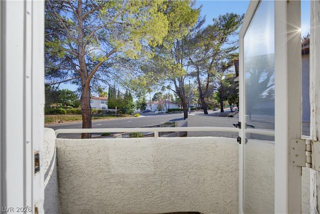 2720 Baycliff Court 2, Las Vegas, NV 89117