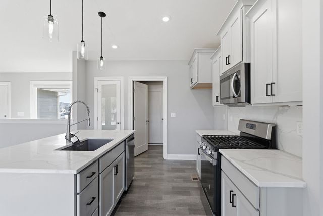 1711 S Bedford St, Wichita, KS 67207