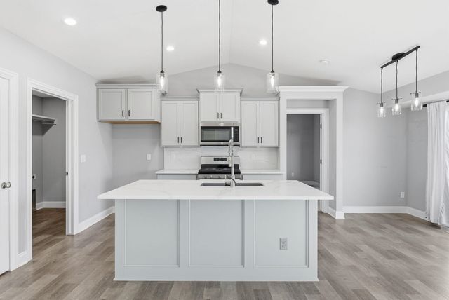 1711 S Bedford St, Wichita, KS 67207