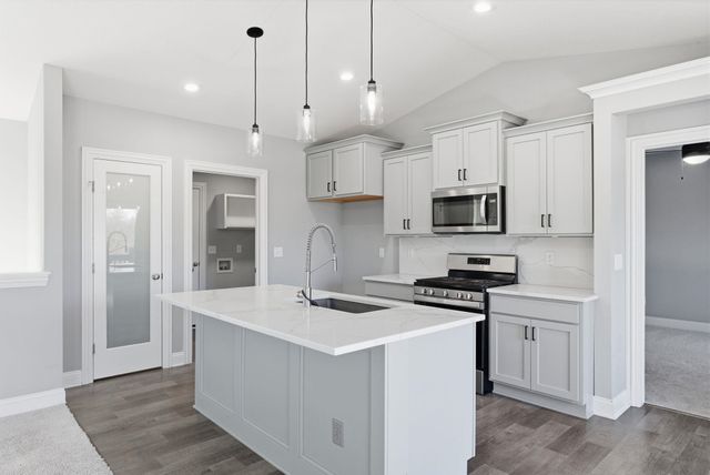 1711 S Bedford St, Wichita, KS 67207