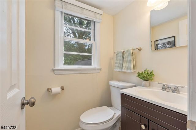 59 Shady Ln, Fanwood Boro, NJ 07023