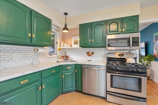 59 Shady Ln, Fanwood Boro, NJ 07023