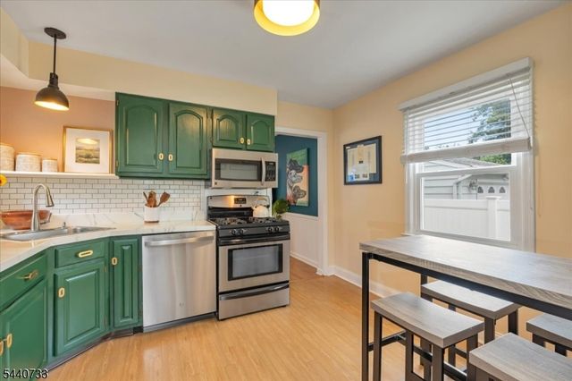 59 Shady Ln, Fanwood Boro, NJ 07023