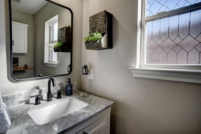 104 Trapper TRL, Bastrop, TX 78602