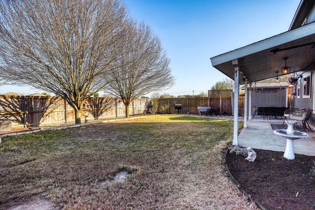 104 Trapper TRL, Bastrop, TX 78602