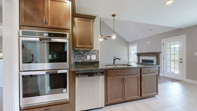 161 Roanoke Station Cir, Clarksville, TN 37043