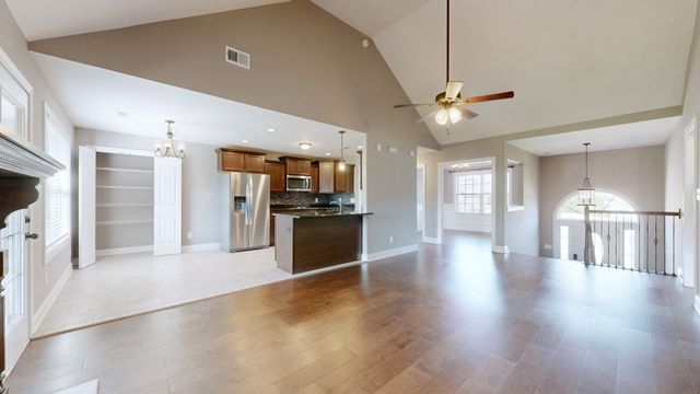 161 Roanoke Station Cir, Clarksville, TN 37043