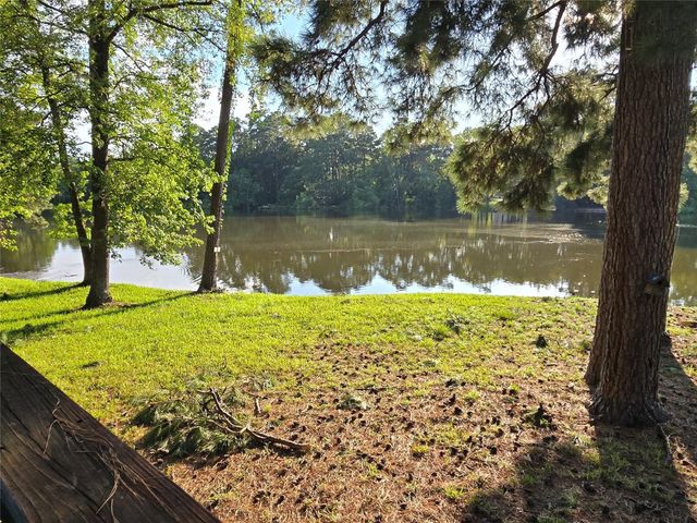 702 Saint Lawrence River Road, Conroe, TX 77316