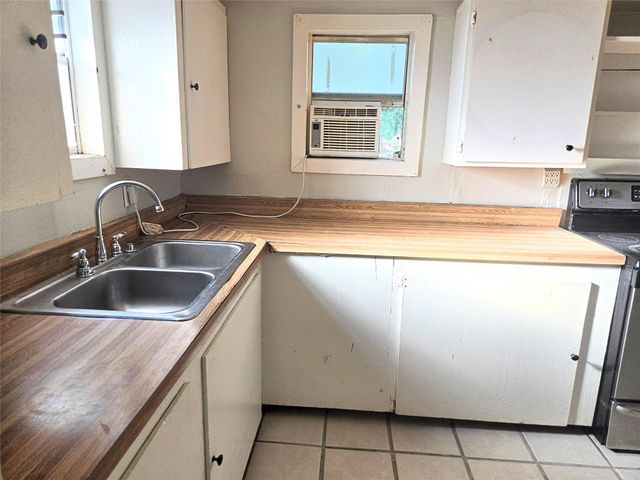 702 Saint Lawrence River Road, Conroe, TX 77316