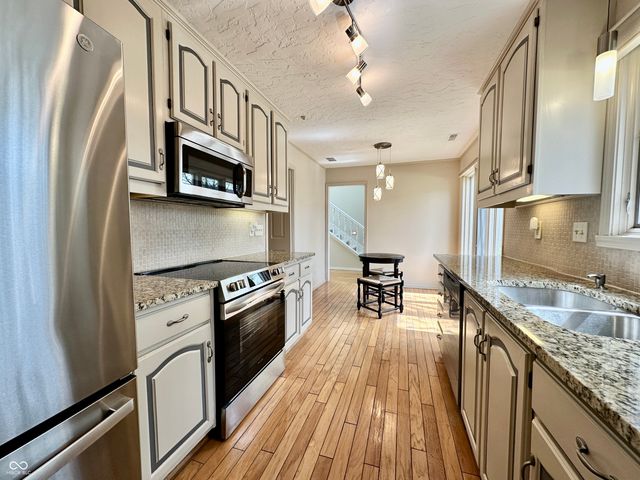 1030 Stratford Hall Street 17-3, Indianapolis, IN 46260